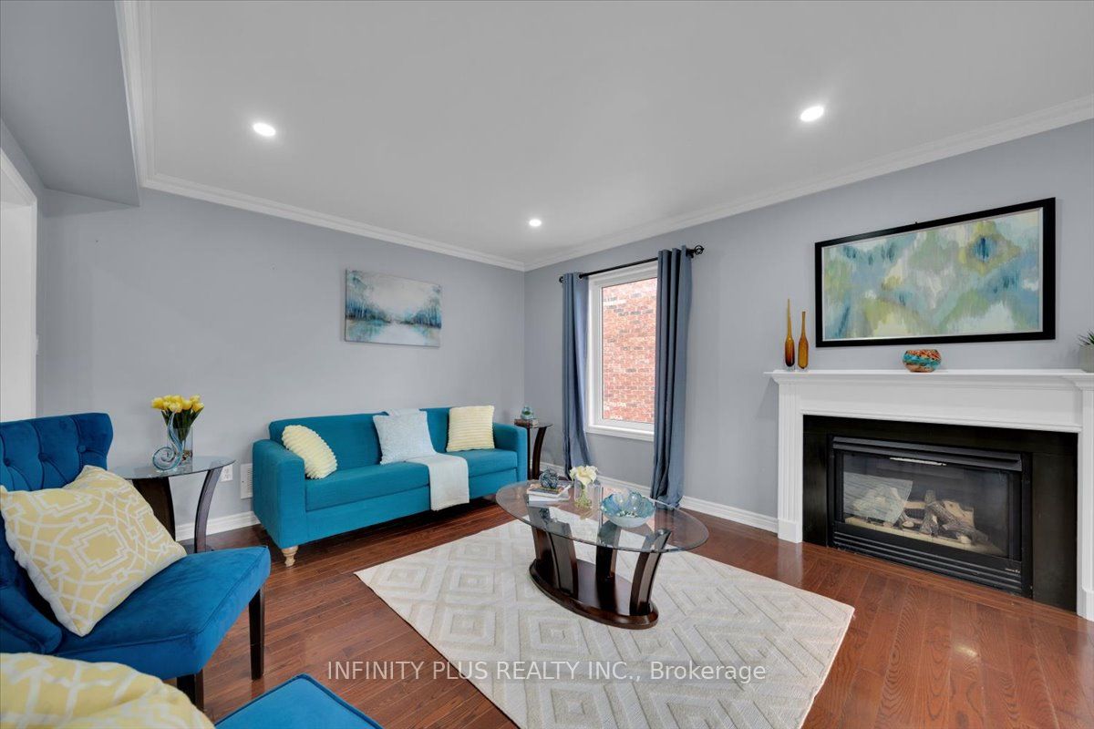 10 Sandalwood Court