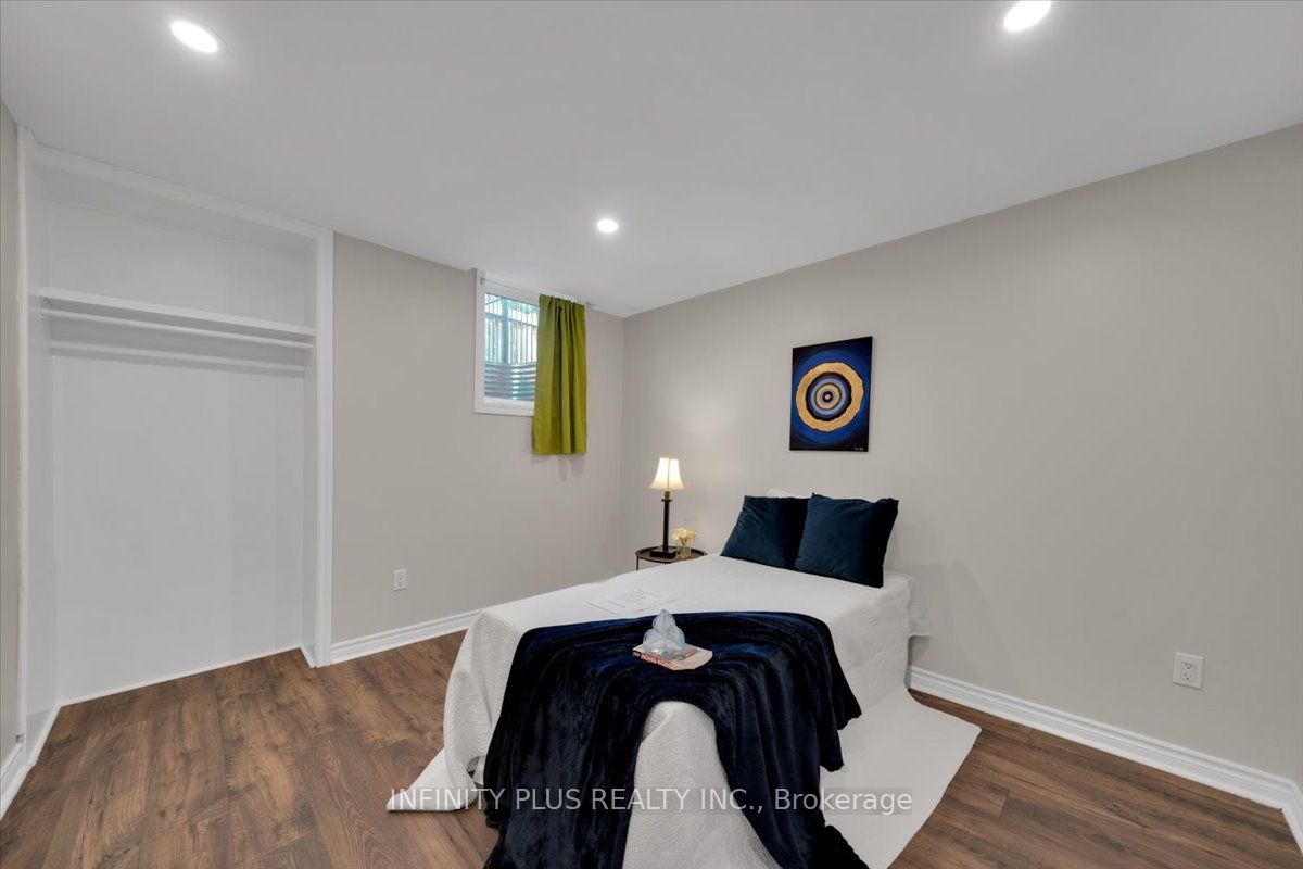 10 Sandalwood Court