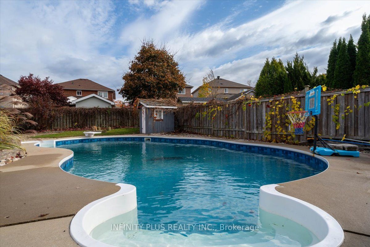 10 Sandalwood Court