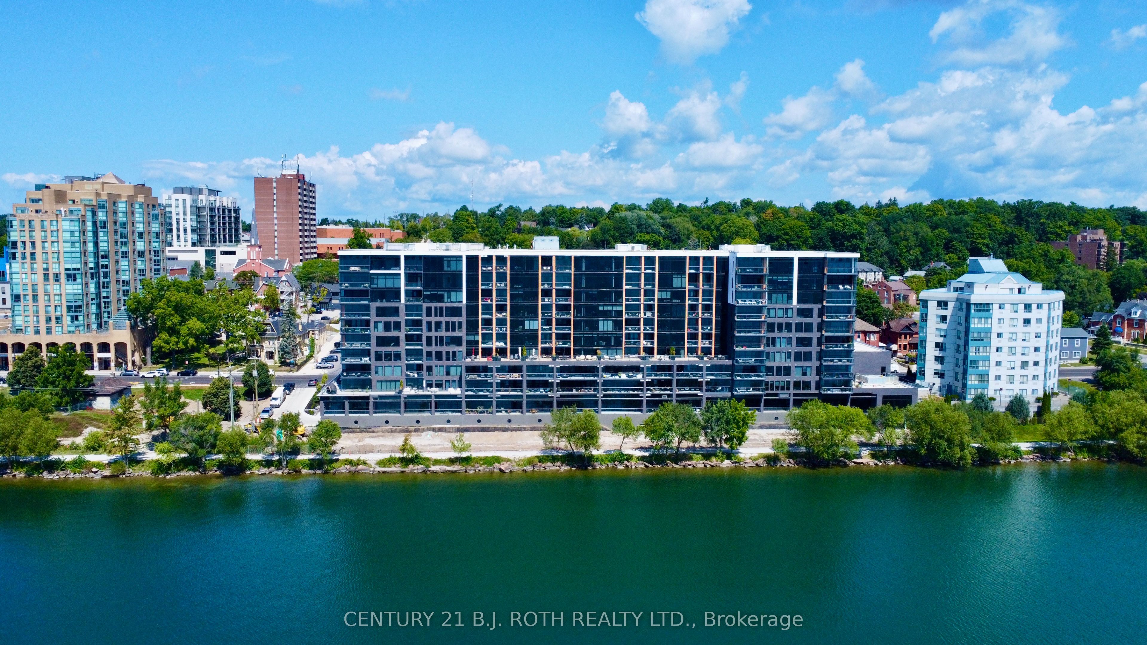 185 DUNLOP Street E #702
