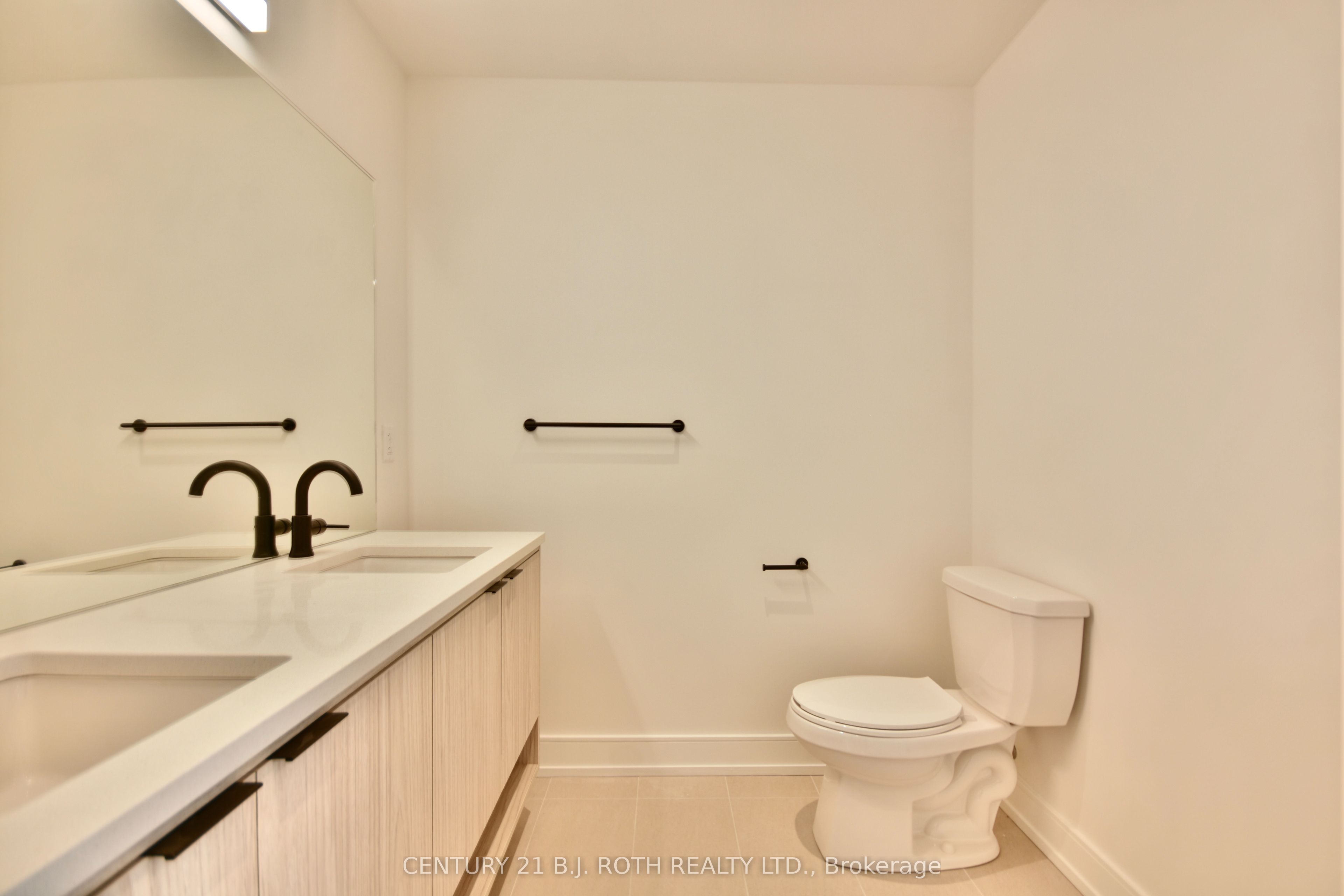 185 DUNLOP Street E #702