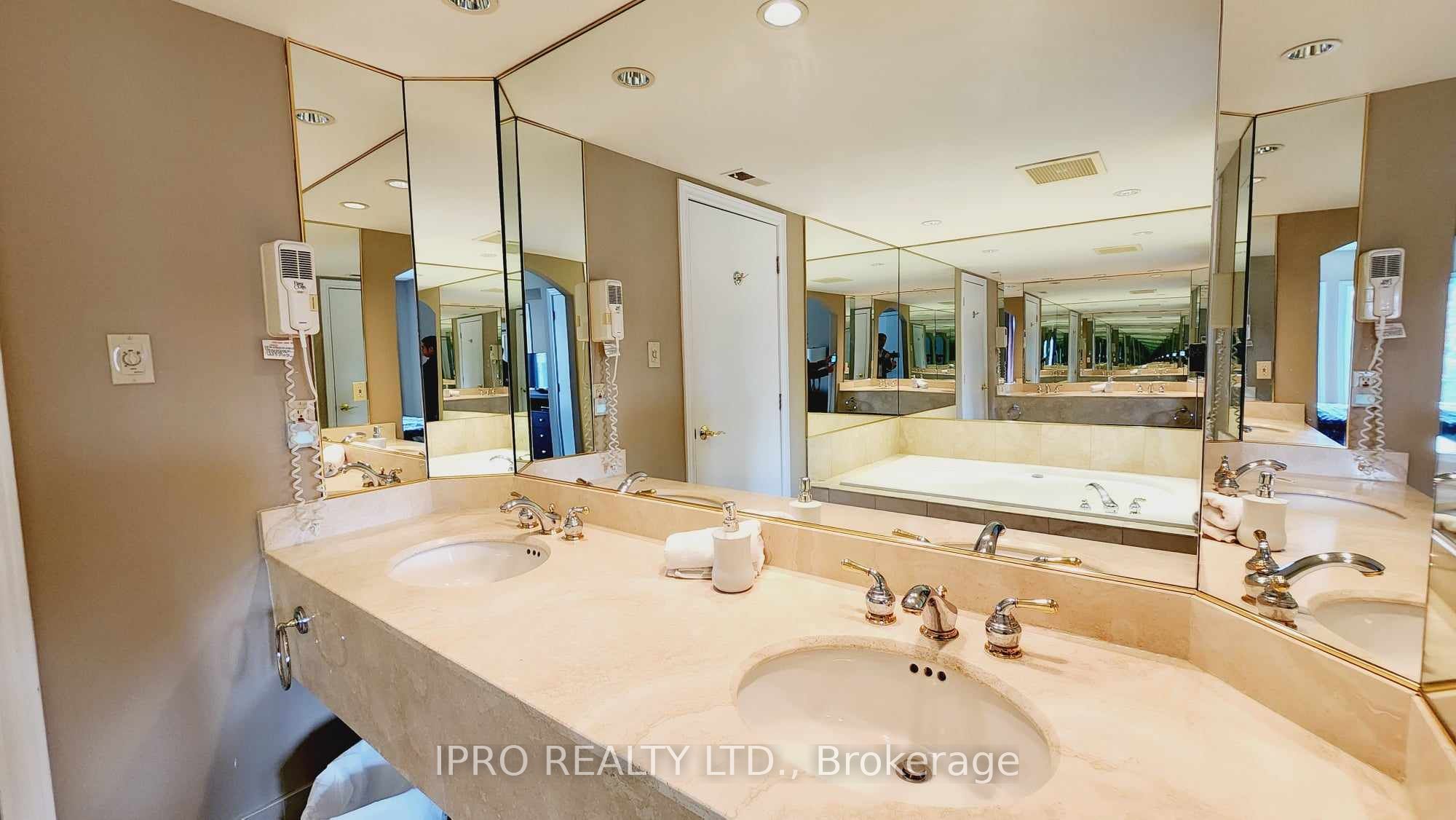 90 Highland Drive, #2074/75