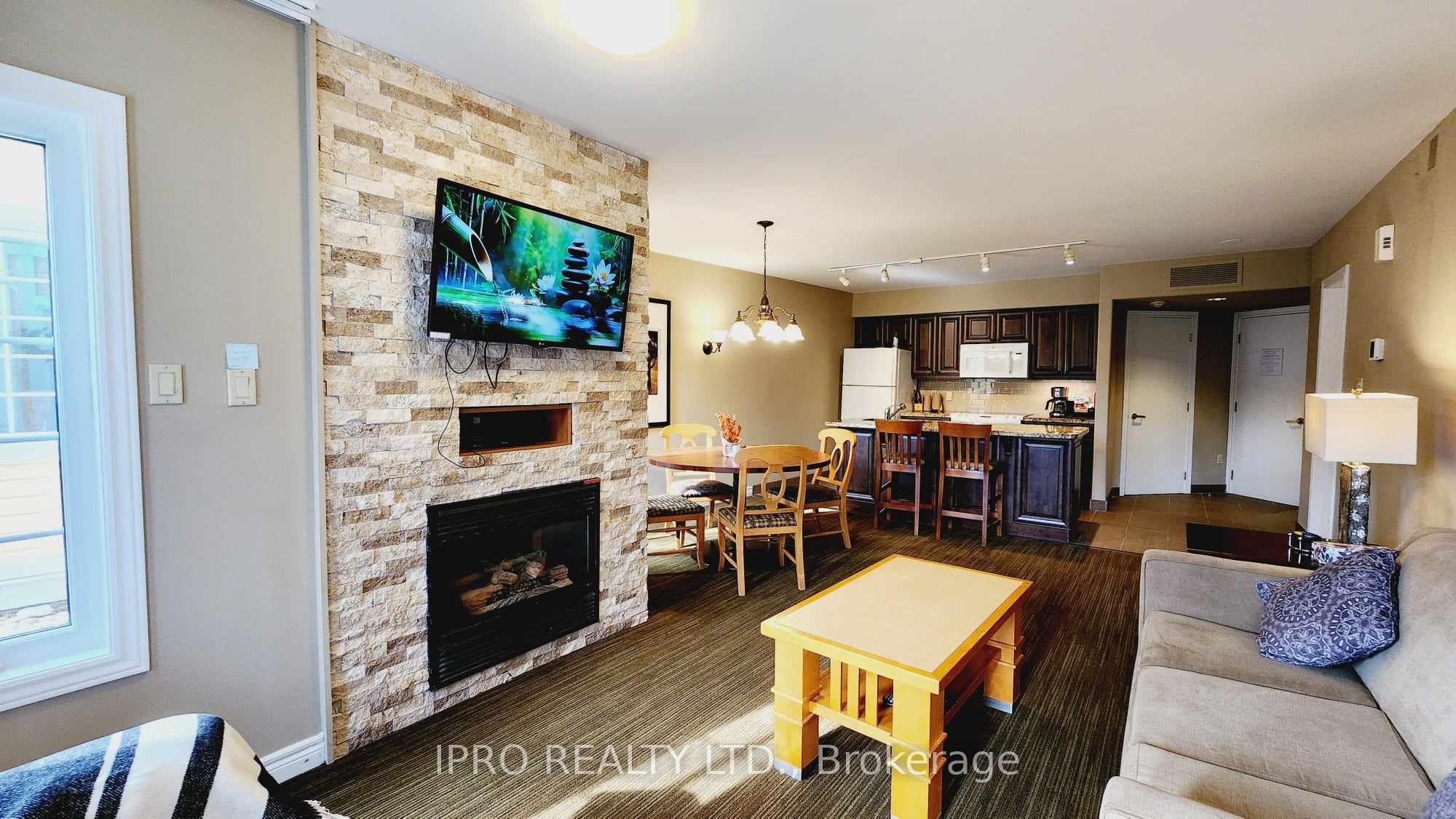 90 Highland Drive, #2074/75