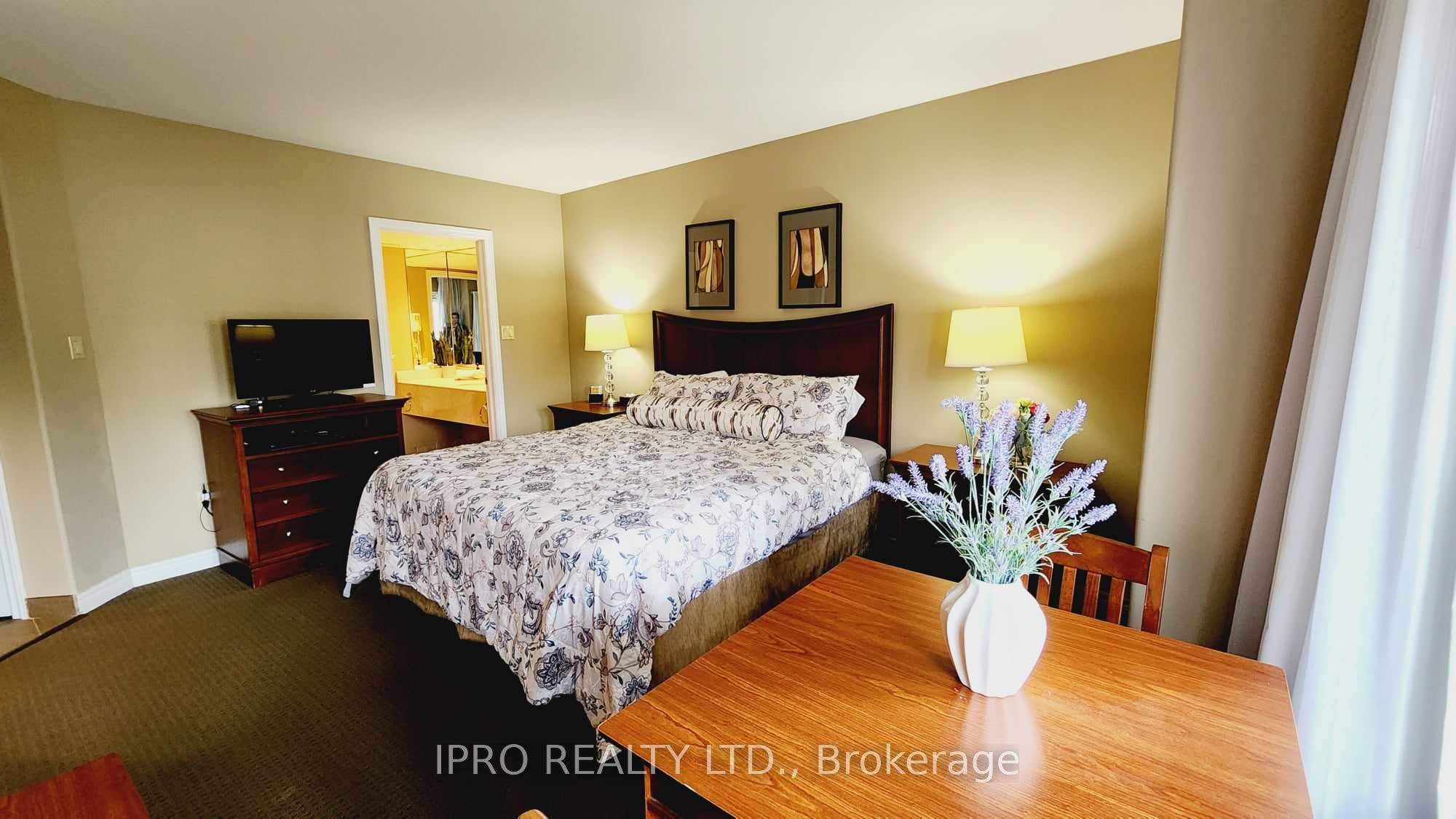 90 Highland Drive, #2074/75