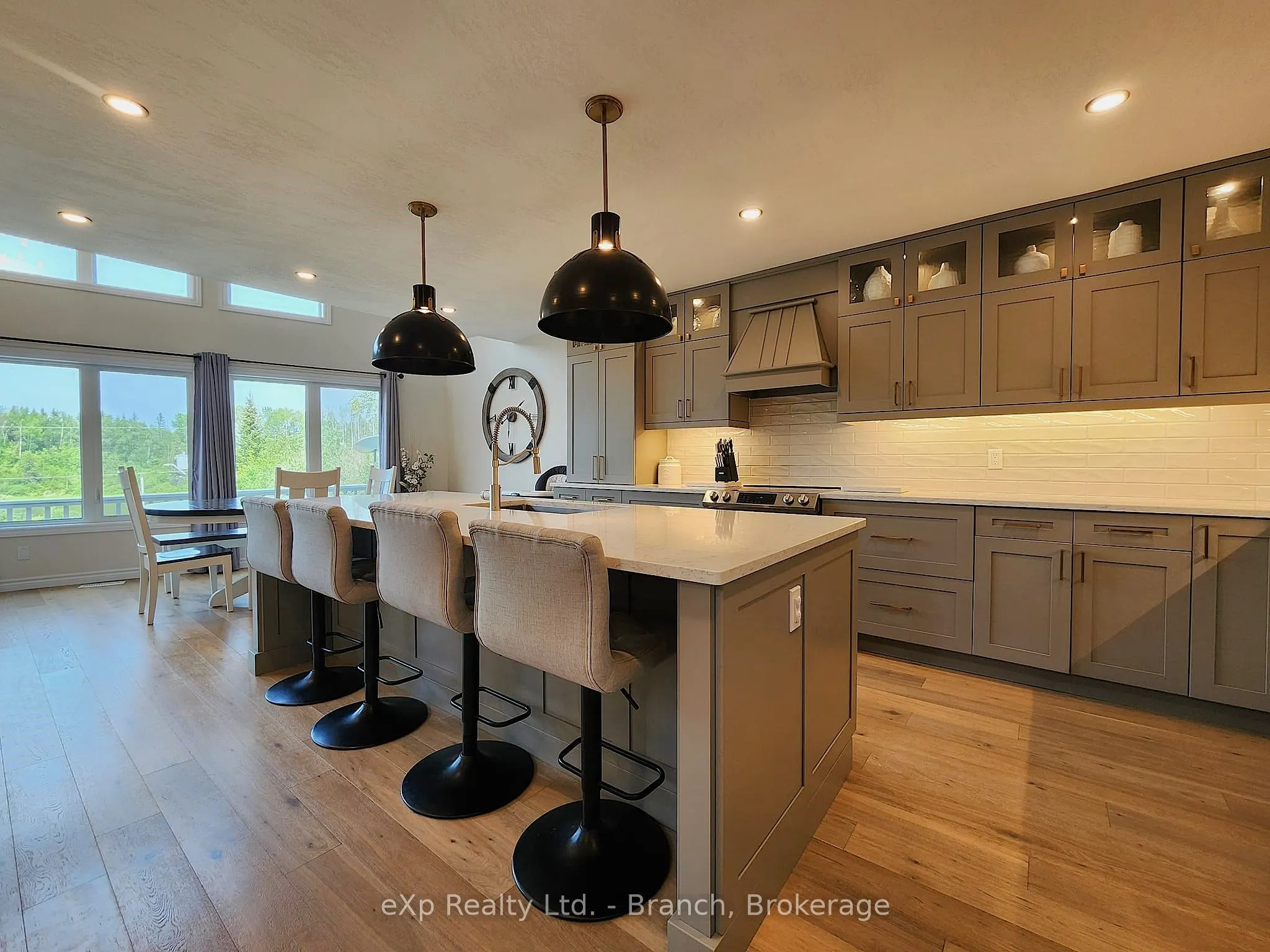 55 Lakeshore Avenue