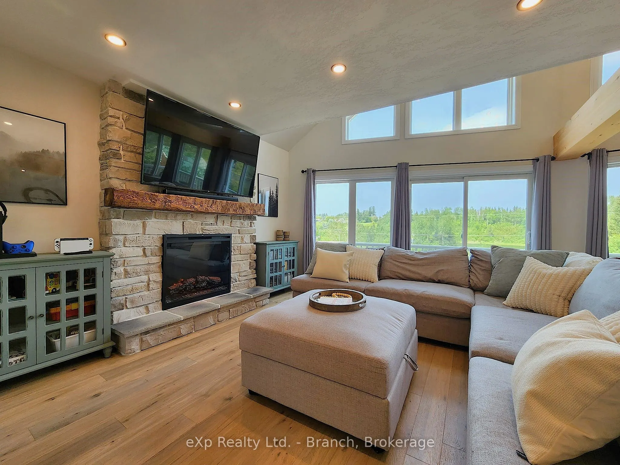 55 Lakeshore Avenue