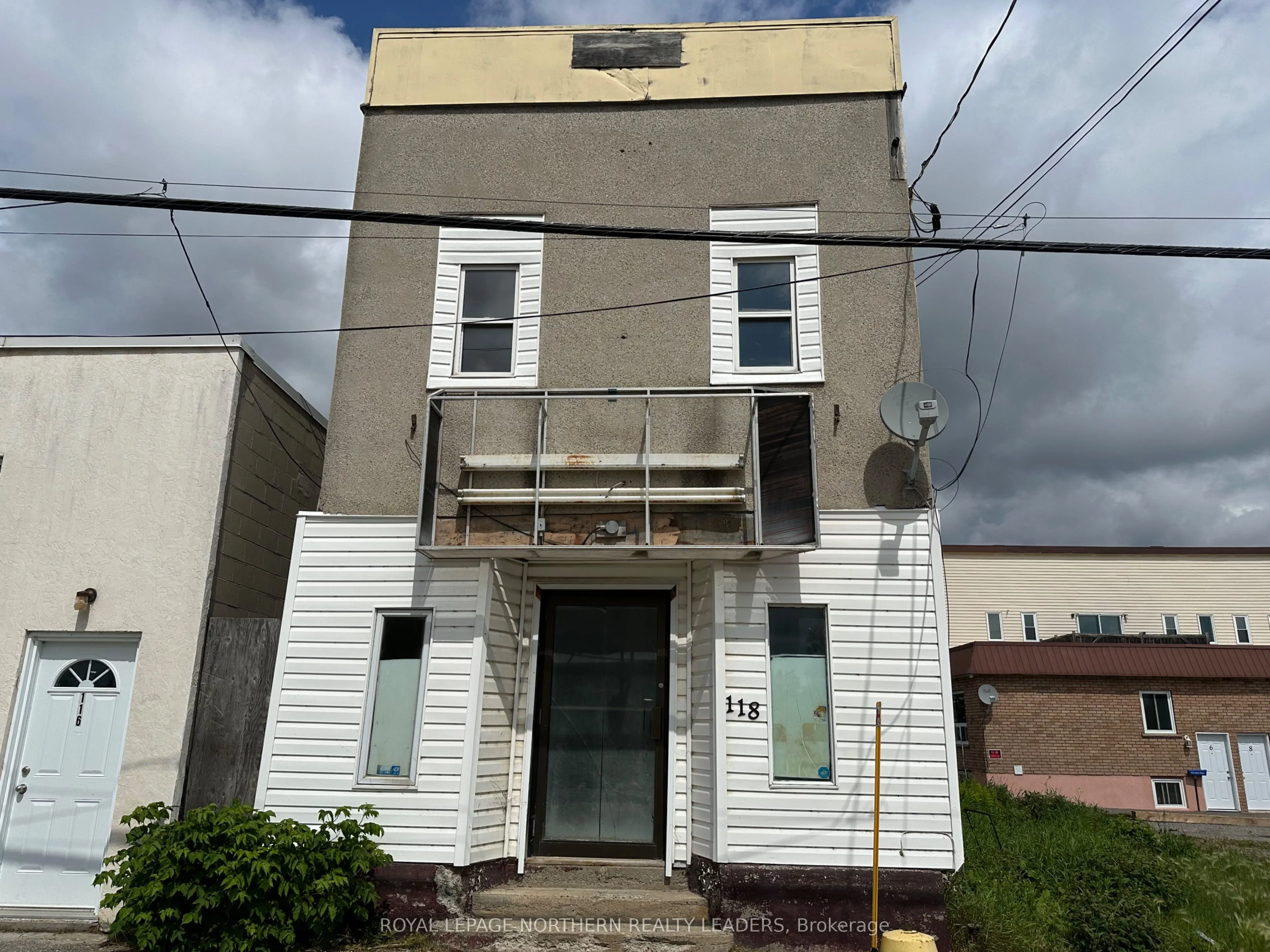 118 Golden Avenue