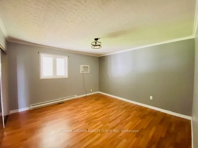 10 LEONARD Avenue