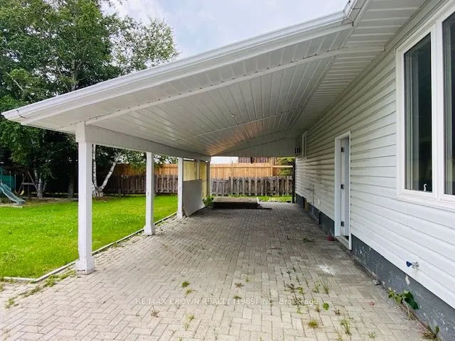 10 LEONARD Avenue