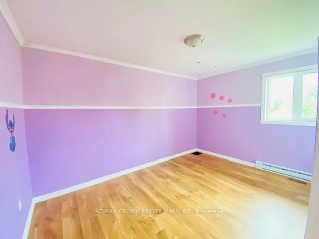 10 LEONARD Avenue