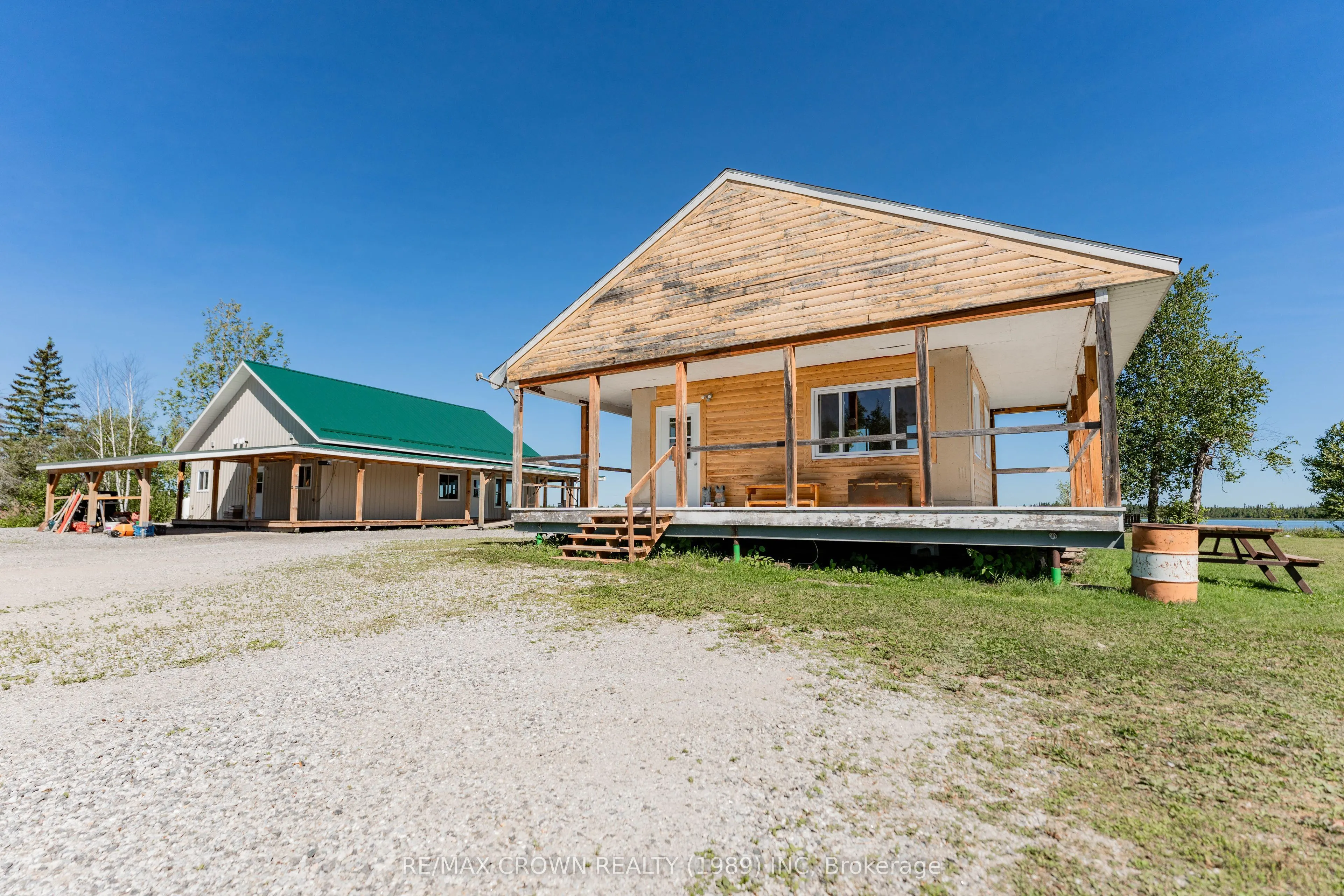 24 SHALLOW LAKE Road W