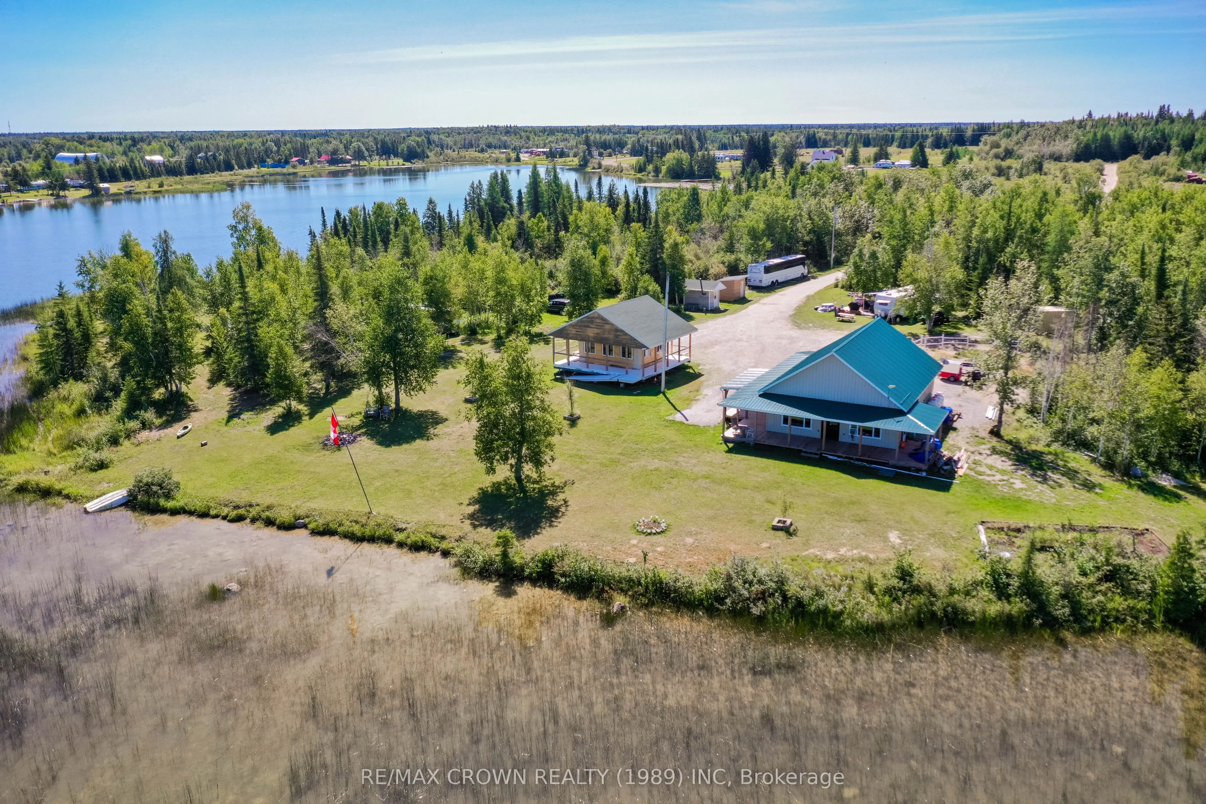 24 SHALLOW LAKE Road W