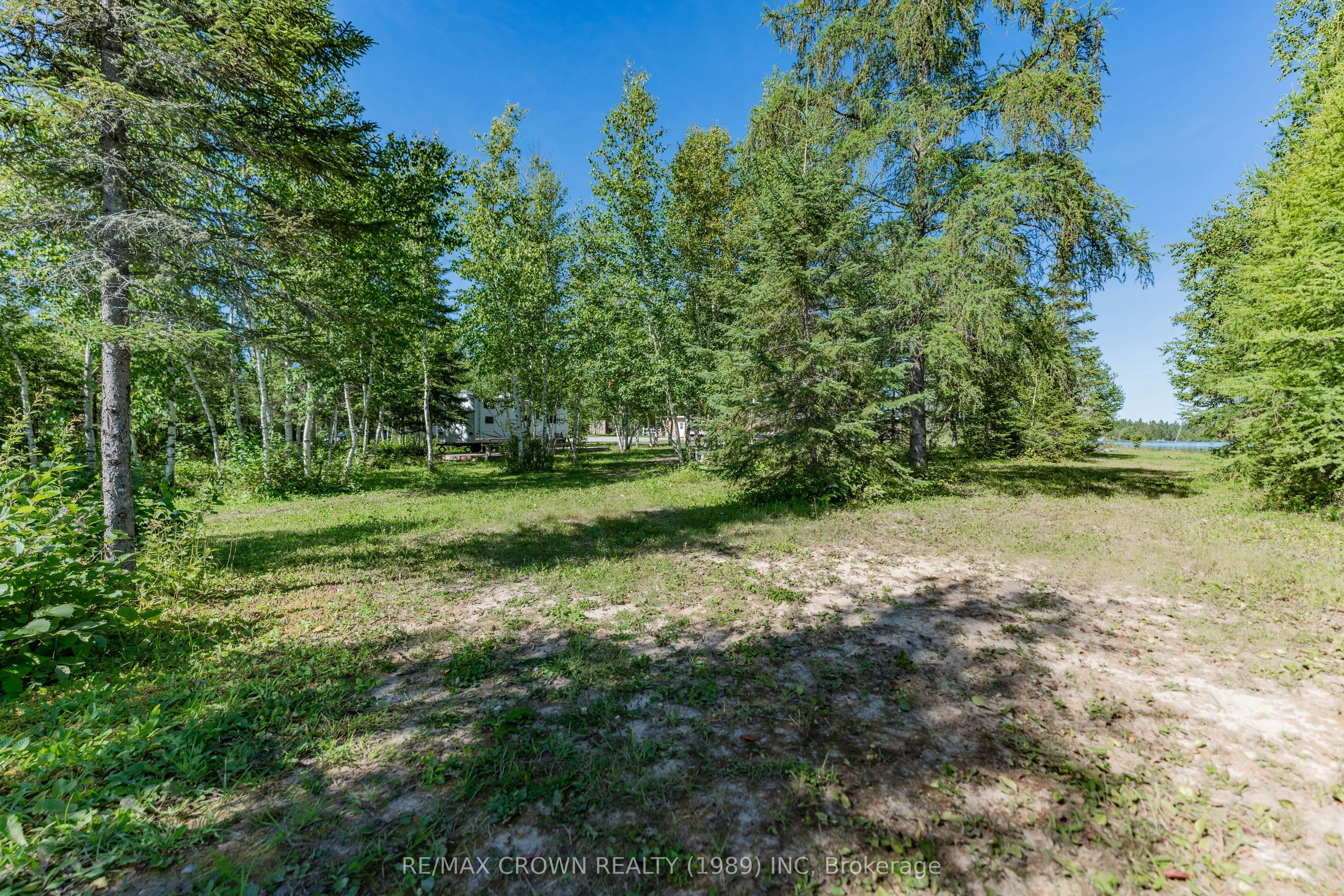 24 SHALLOW LAKE Road W