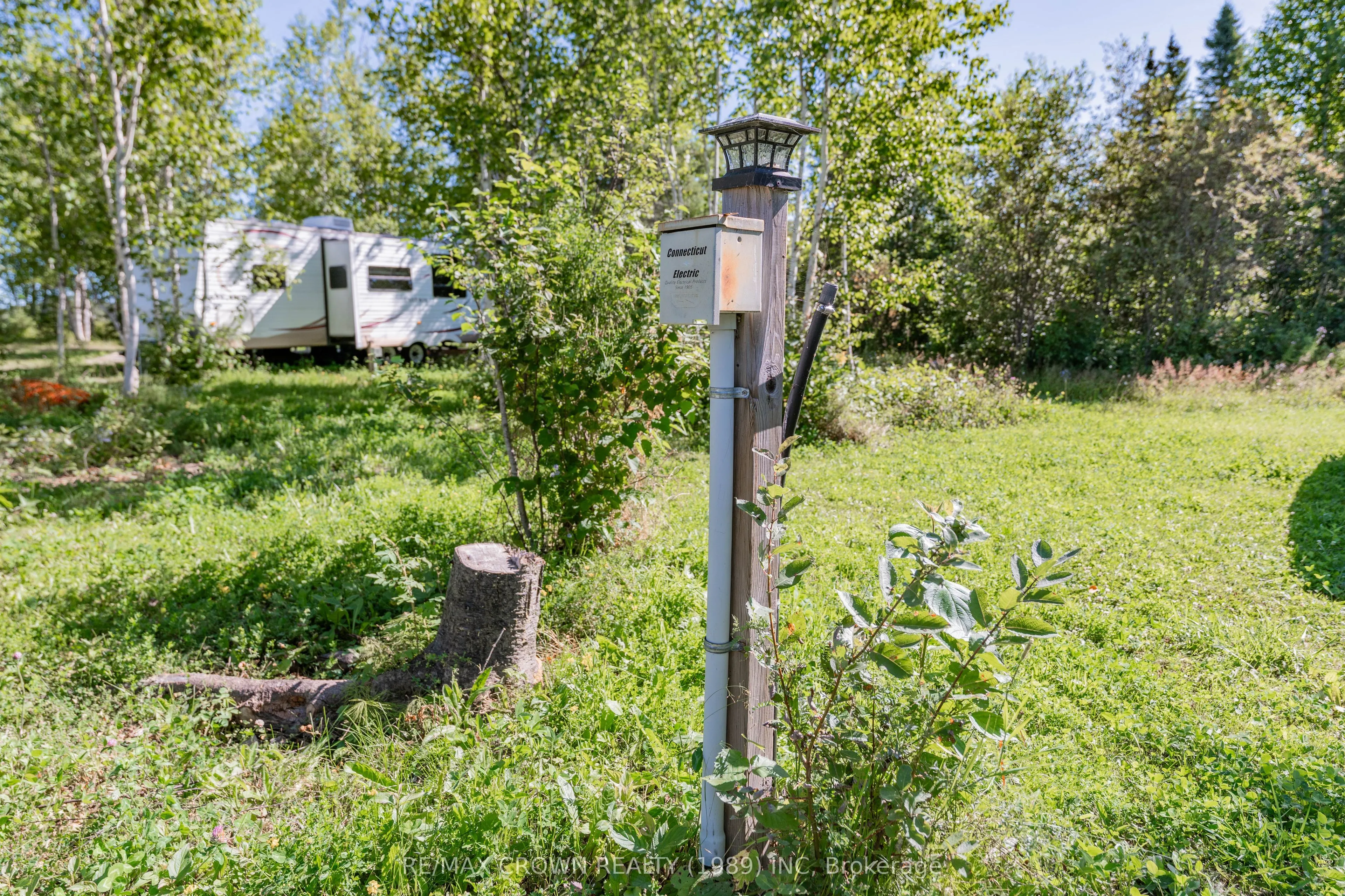24 SHALLOW LAKE Road W