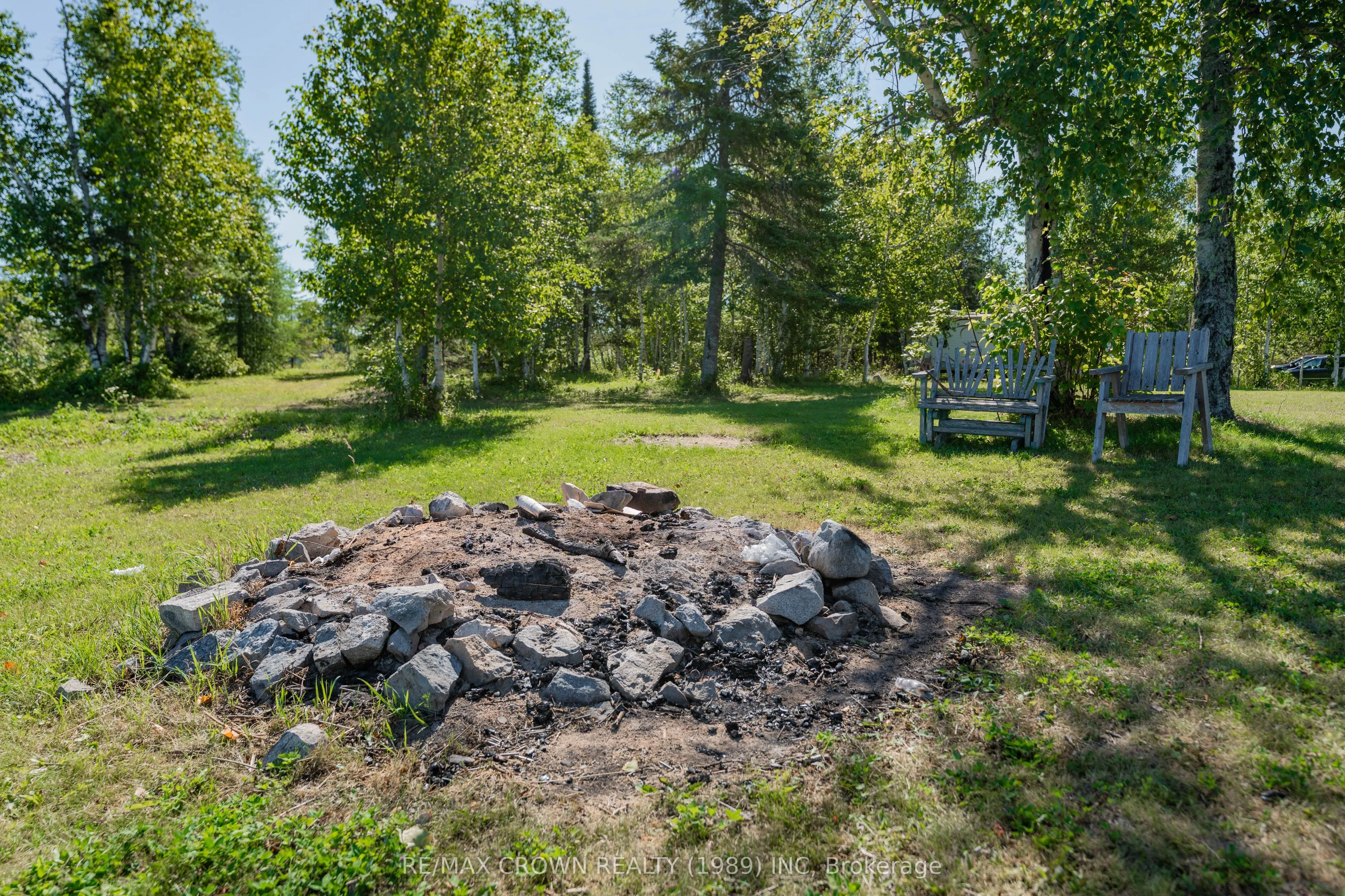 24 SHALLOW LAKE Road W