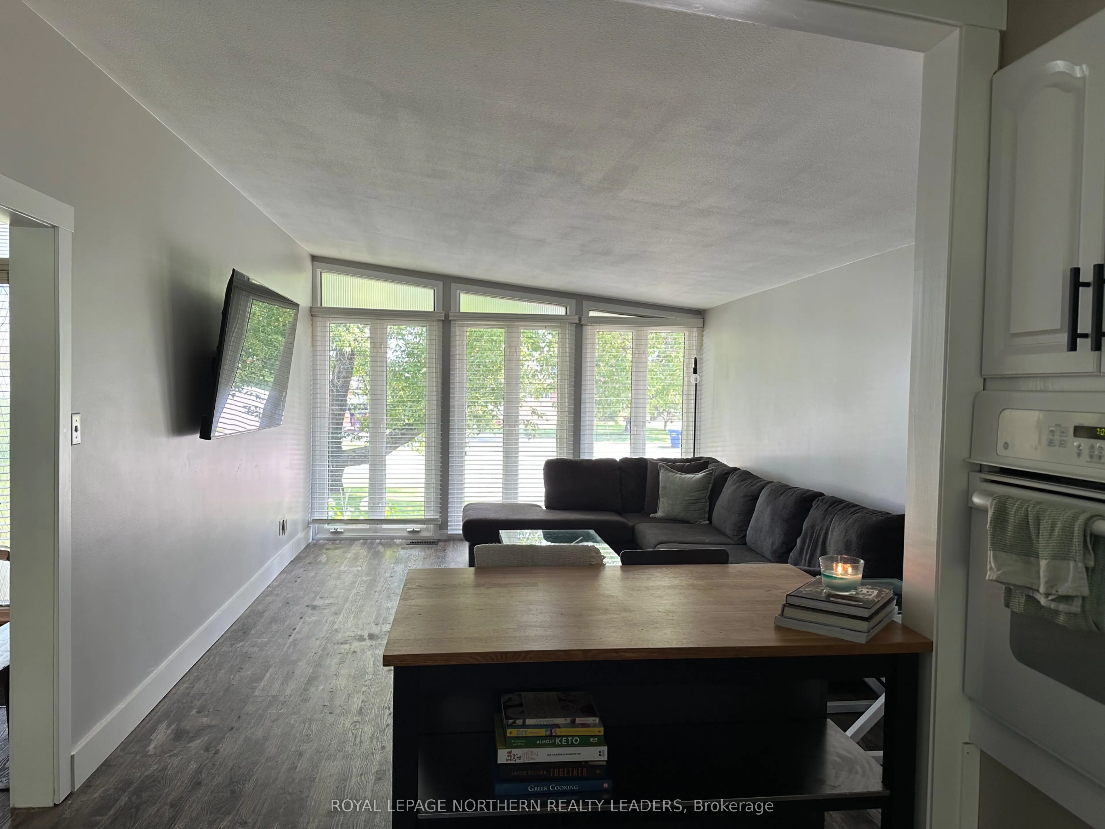 35 Seventh Avenue