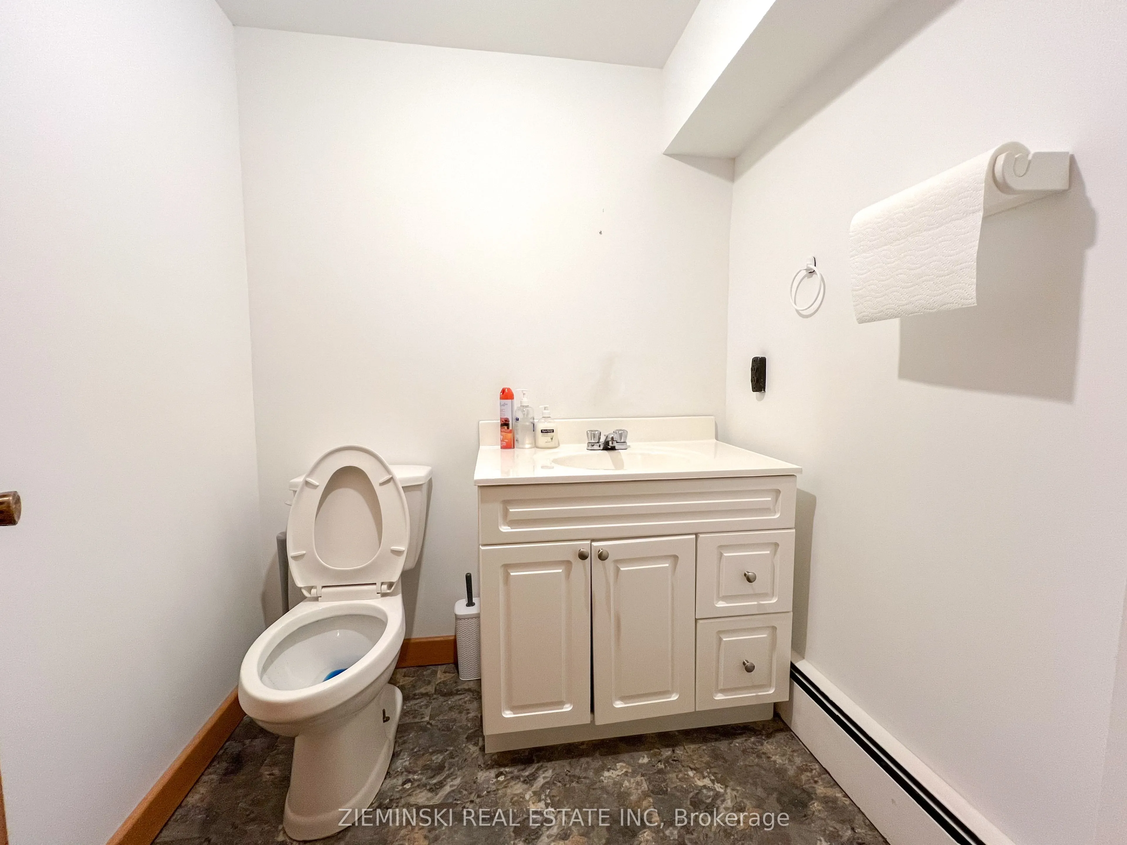 136-138 Third Street W