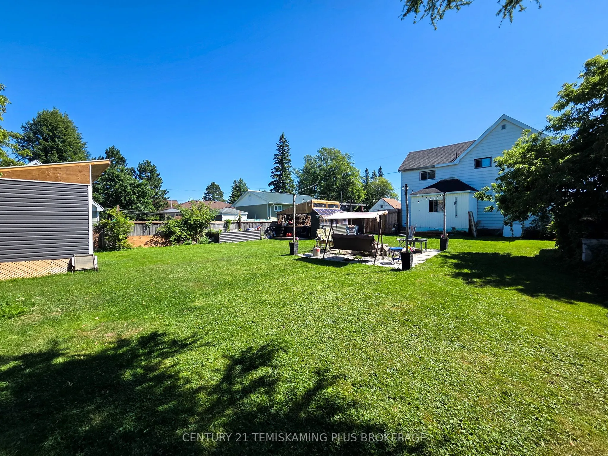 45 6th Avenue