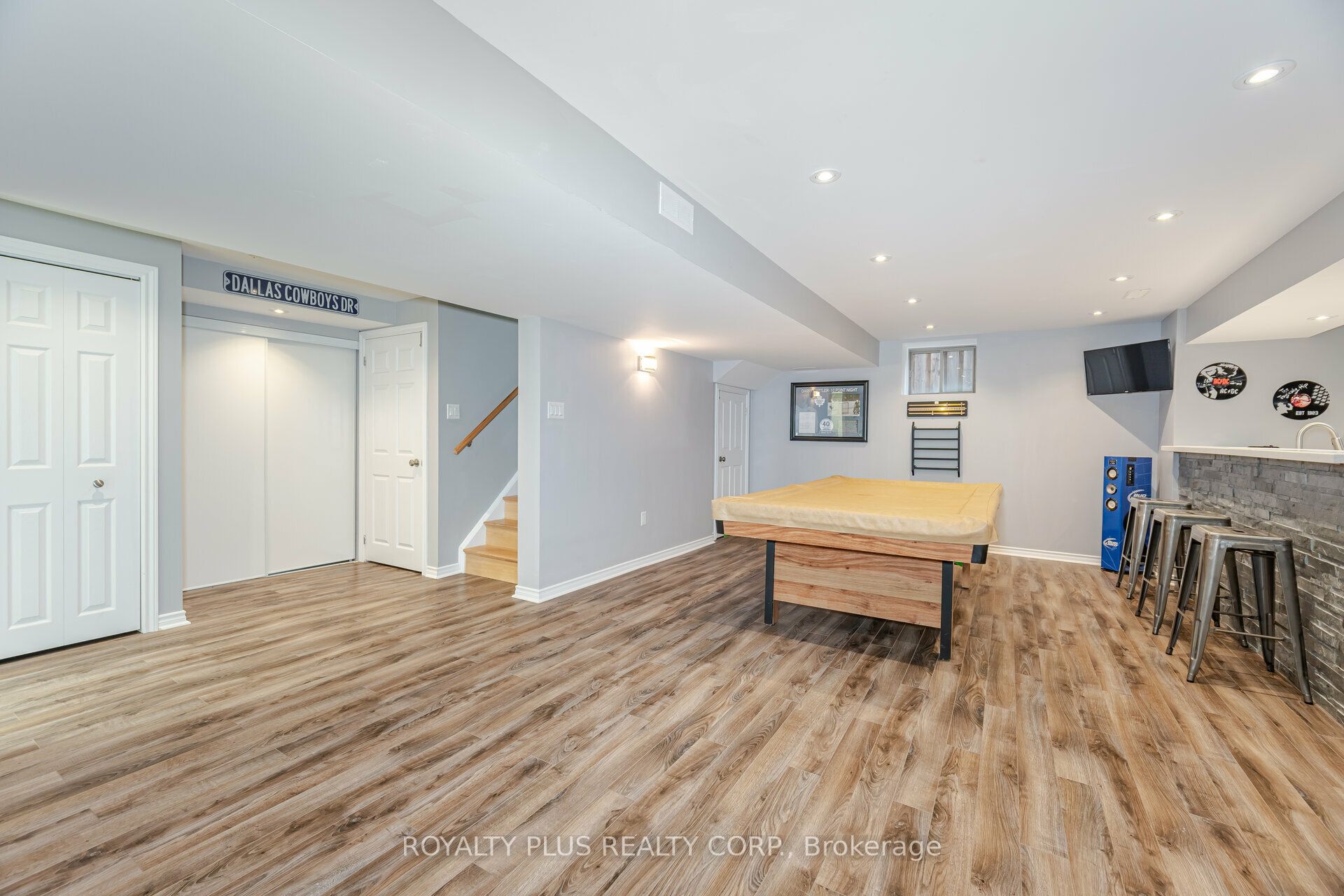 25 McCandless Court