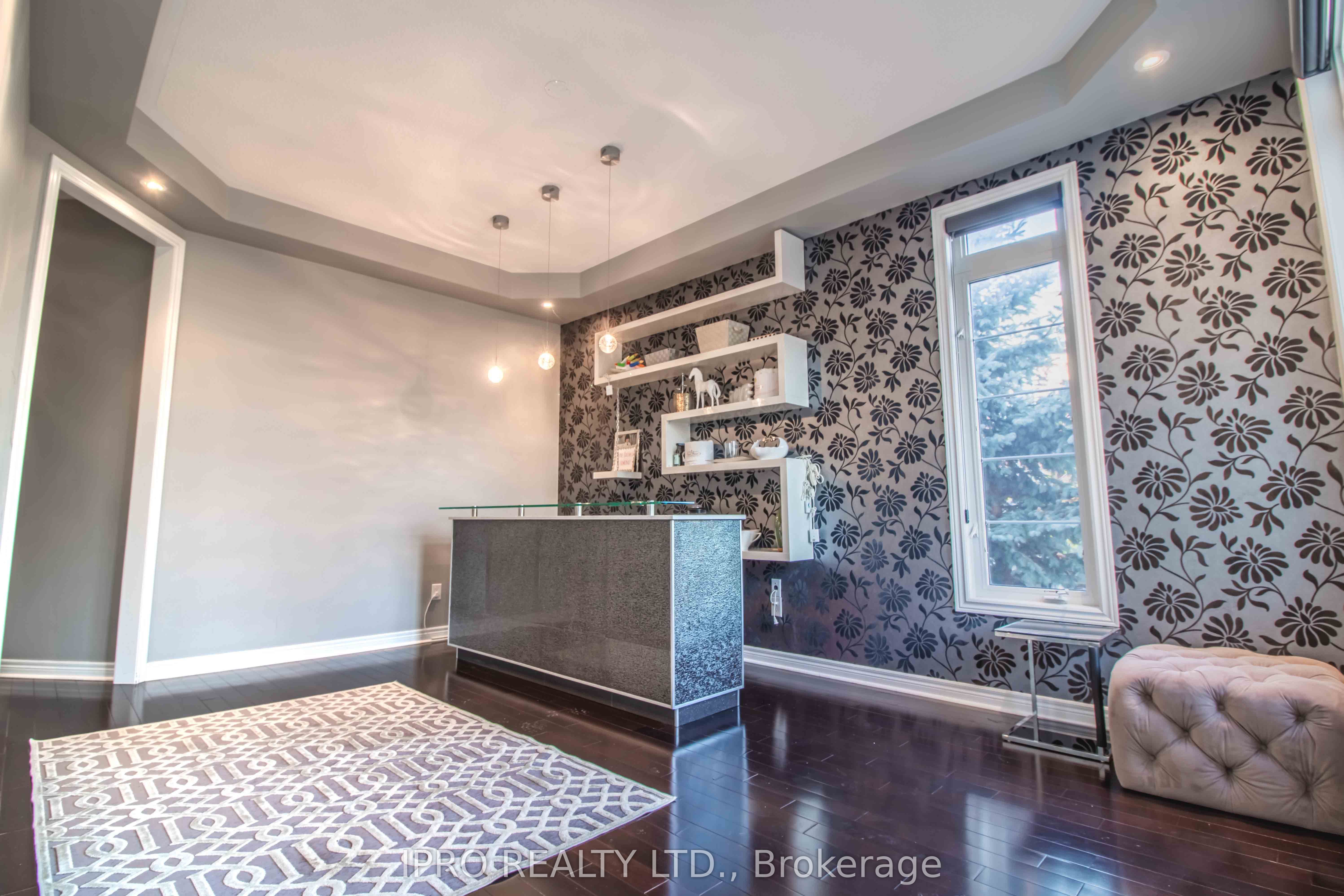4 Quatro Crescent