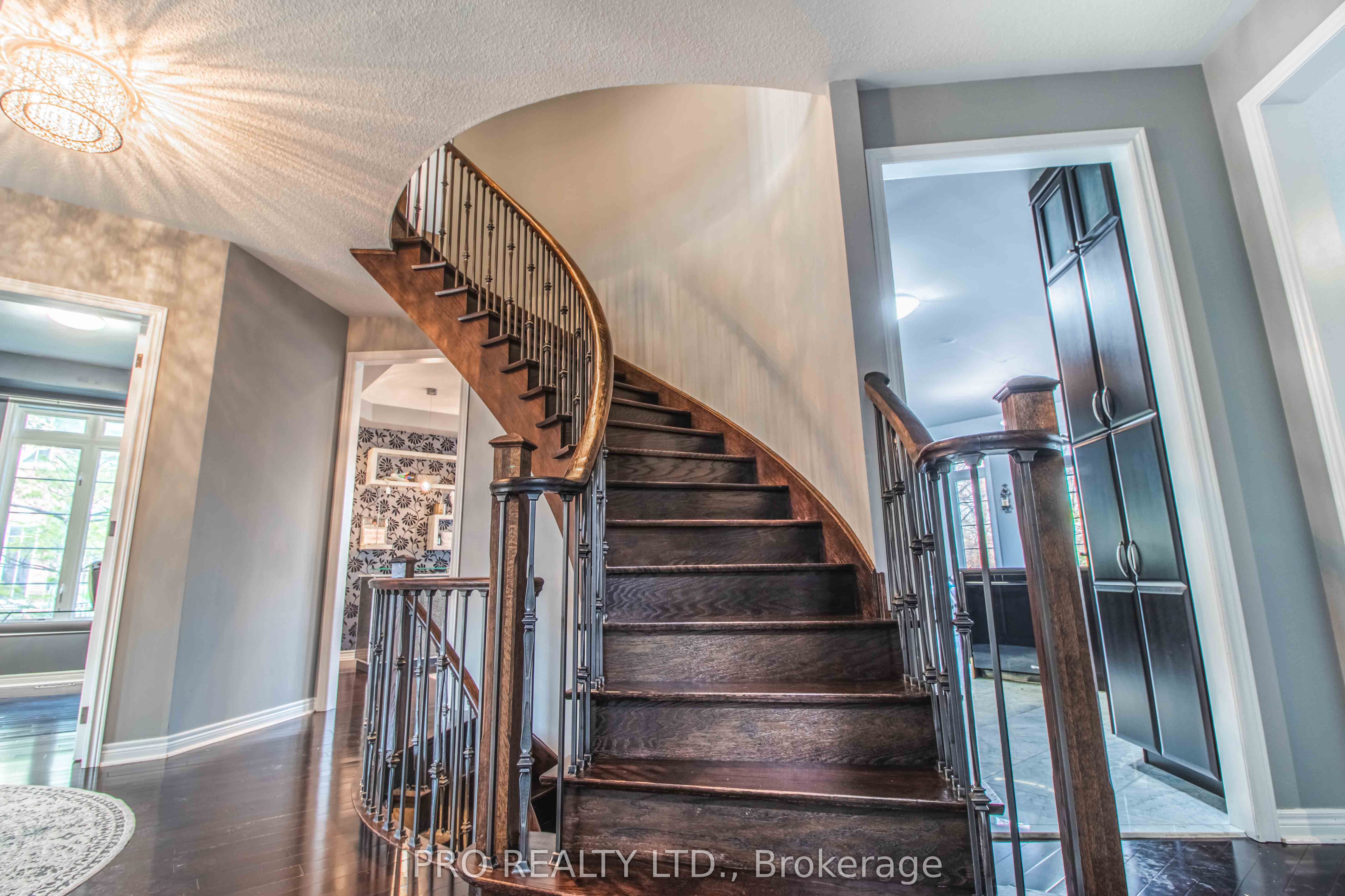 4 Quatro Crescent