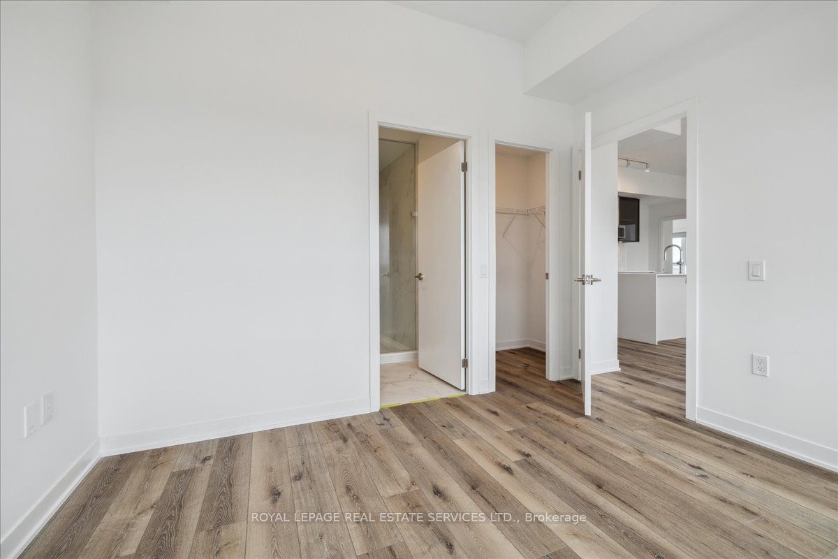395 Dundas Street, #529