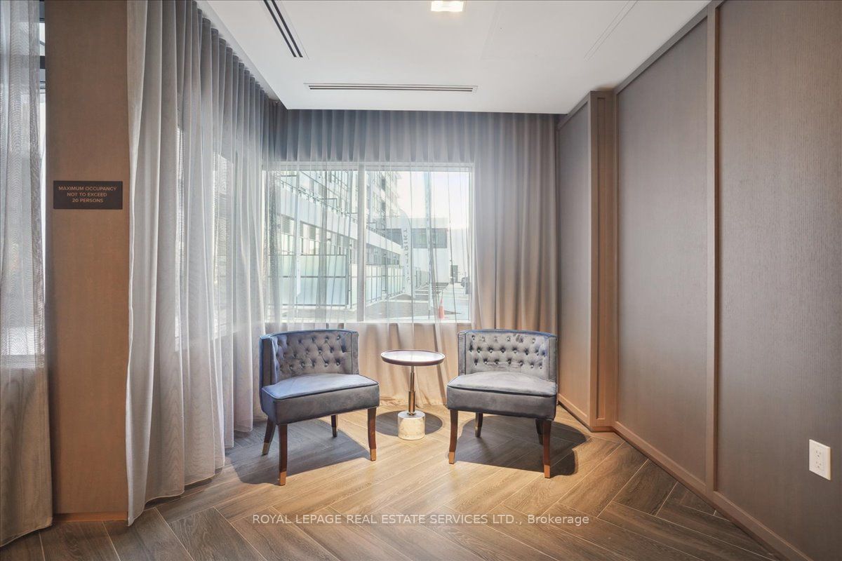 395 Dundas Street, #529