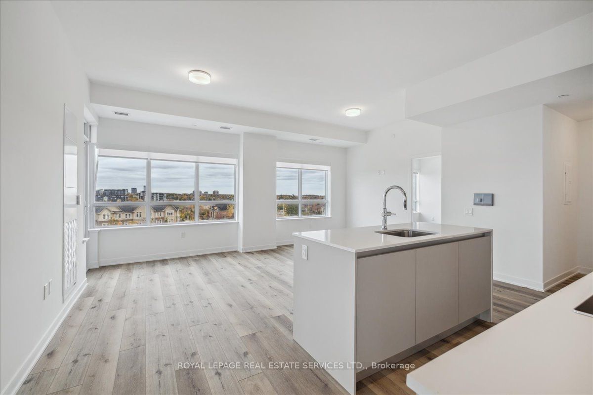 395 Dundas Street, #529