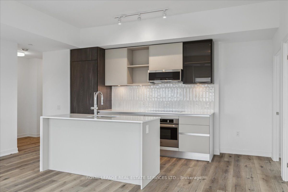 395 Dundas Street, #529