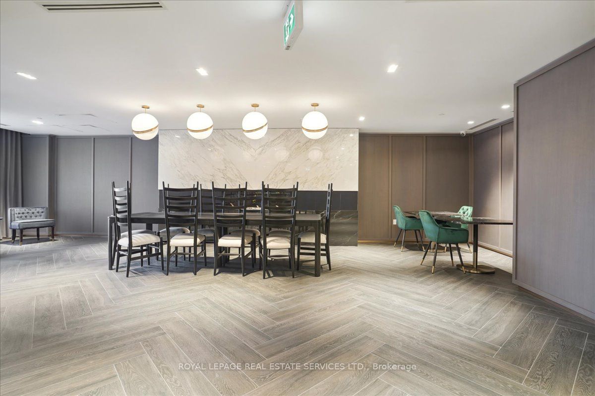 395 Dundas Street, #529