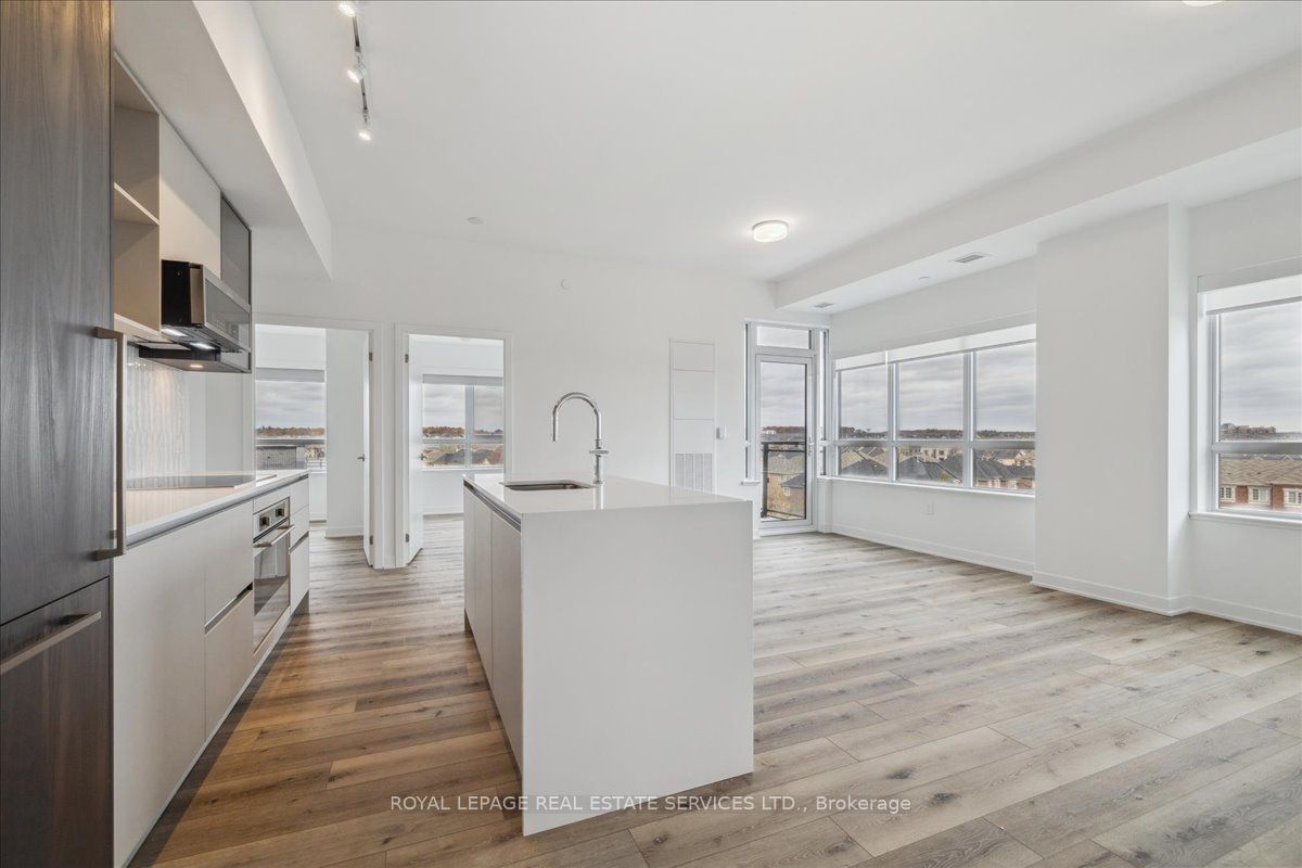 395 Dundas Street, #529
