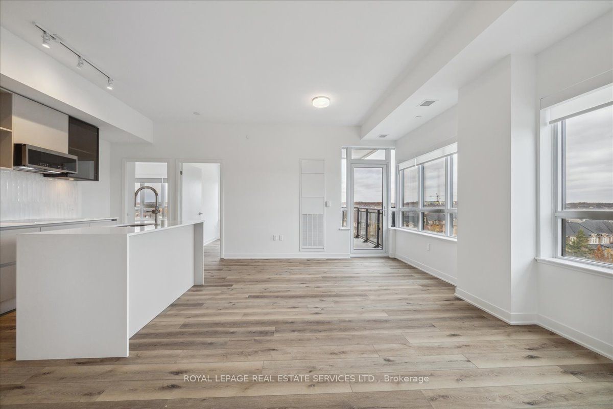 395 Dundas Street, #529