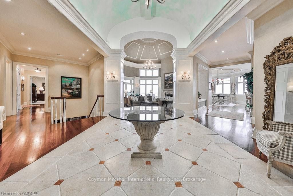 872 WHITTIER Crescent