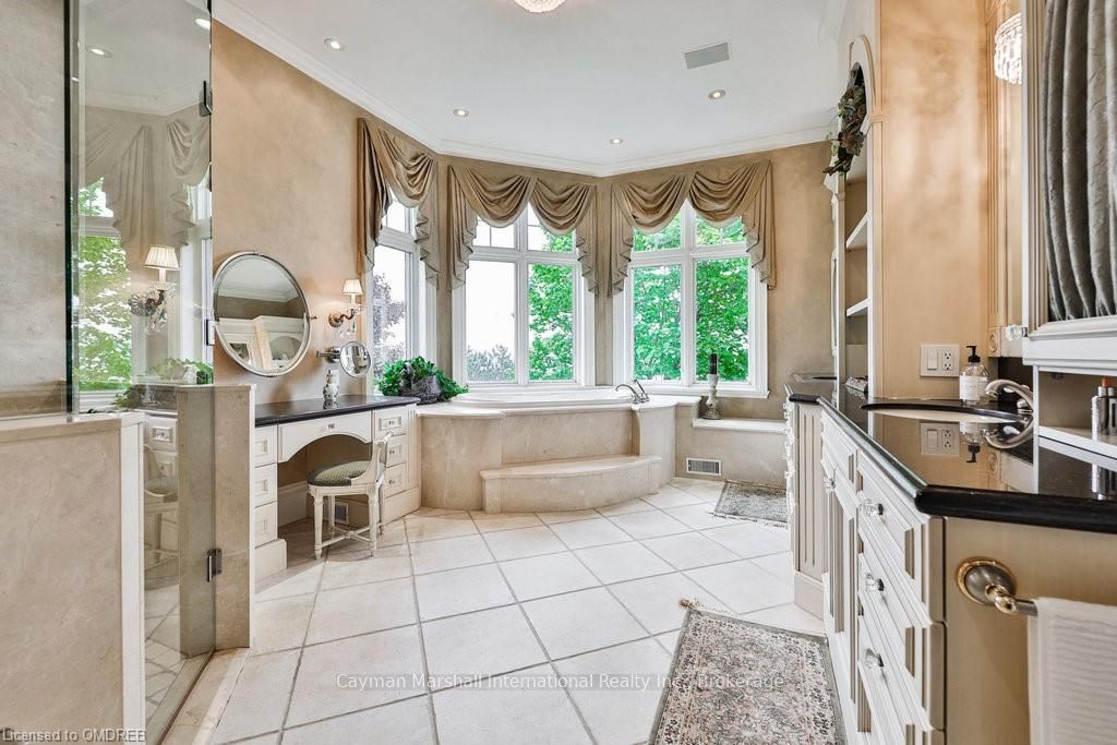 872 WHITTIER Crescent