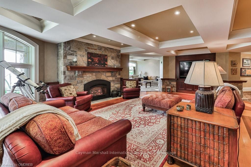 872 WHITTIER Crescent