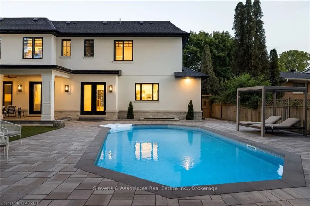 1529 VENETIA Drive