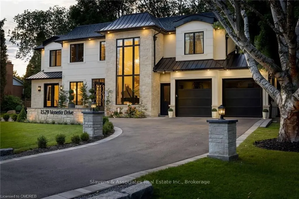 1529 VENETIA Drive