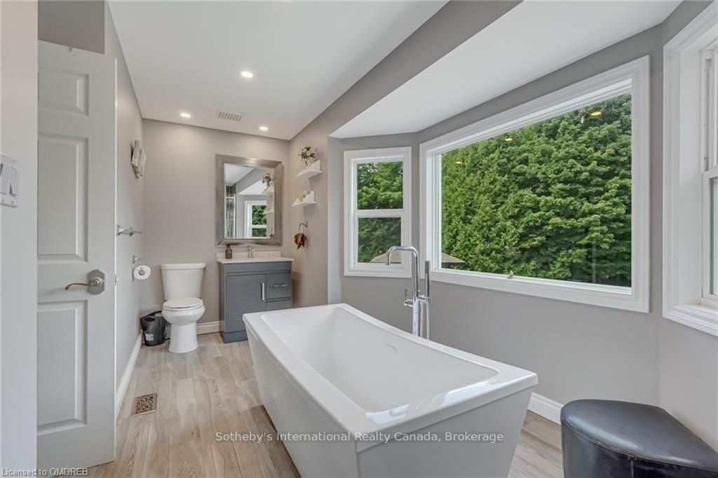 19 MCCONACHIE Crescent