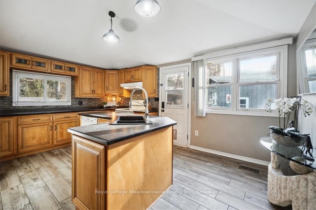 46 MAIN Street S