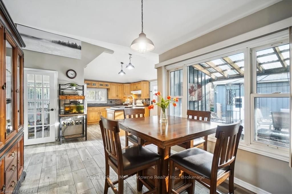 46 MAIN Street S