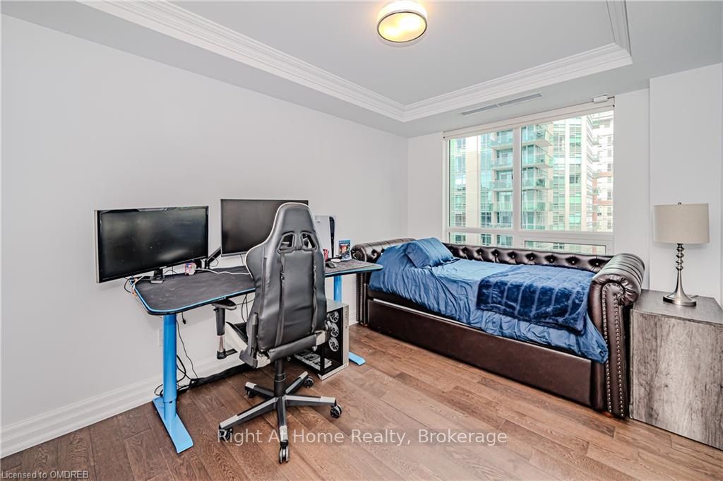 2060 LAKESHORE Road, #802