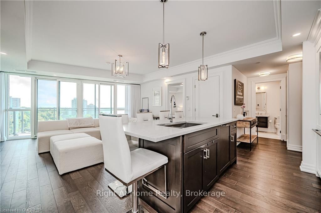 2060 LAKESHORE Road, #802