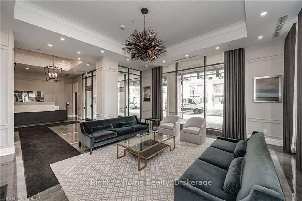 2060 LAKESHORE Road, #802