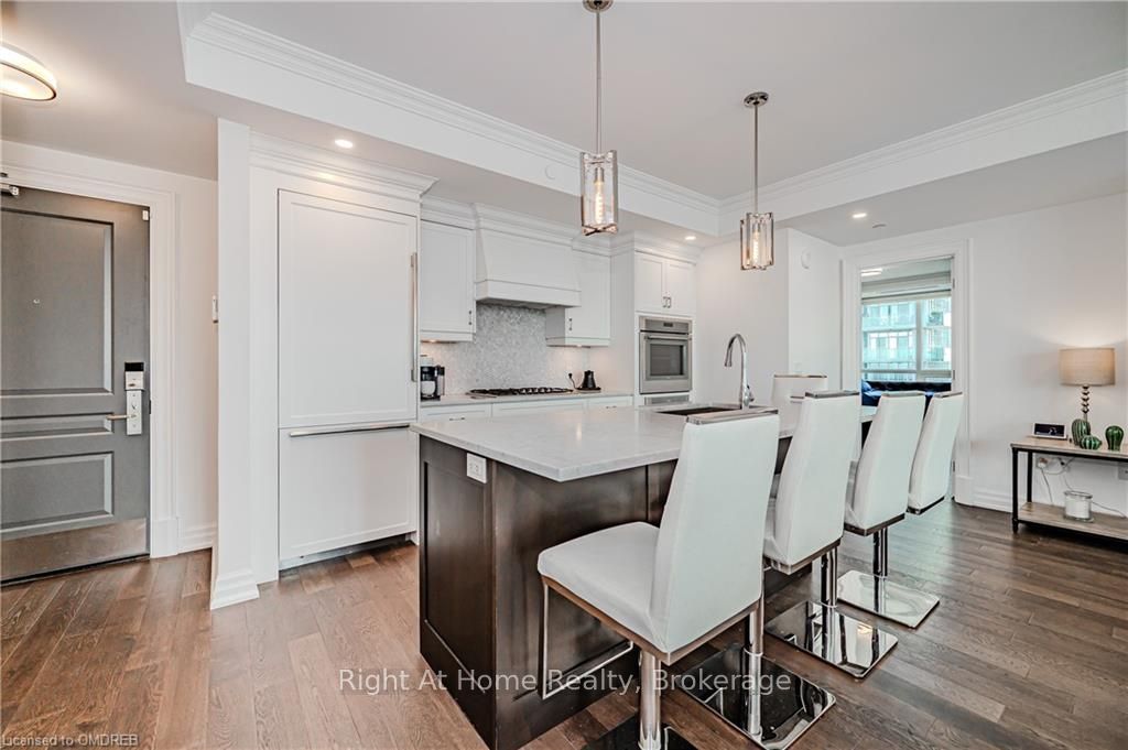 2060 LAKESHORE Road, #802