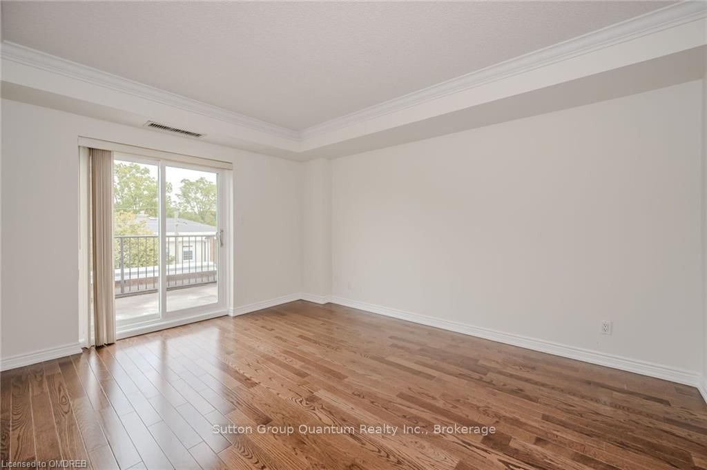 151 ROBINSON Street #401