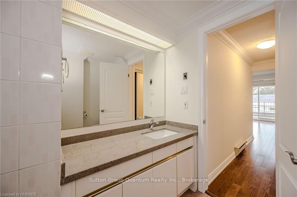 151 ROBINSON Street #401