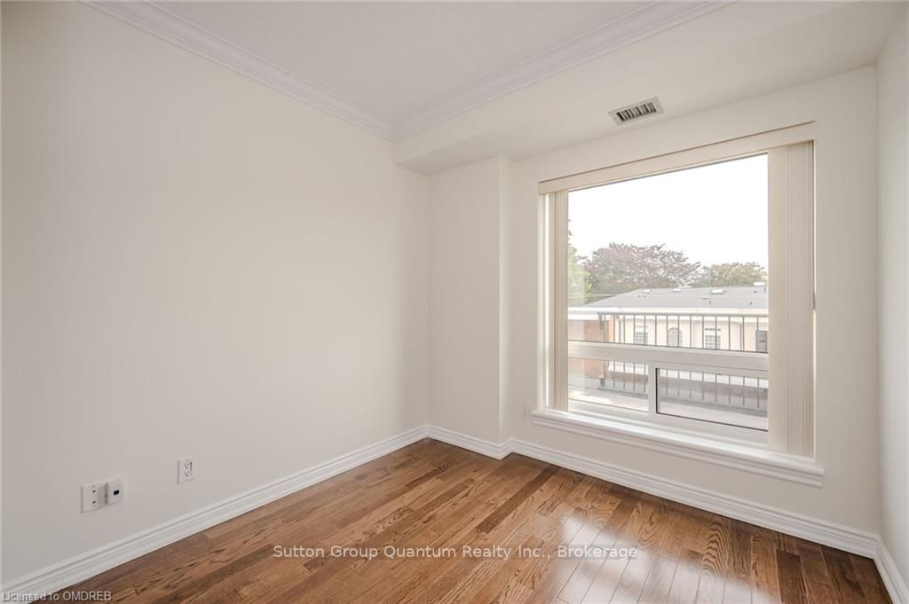 151 ROBINSON Street #401