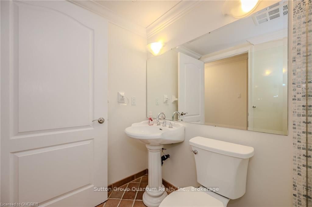 151 ROBINSON Street #401