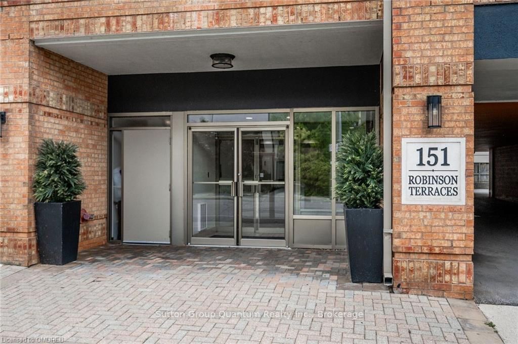 151 ROBINSON Street #401