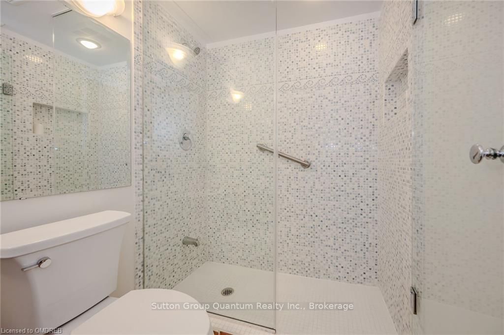 151 ROBINSON Street #401